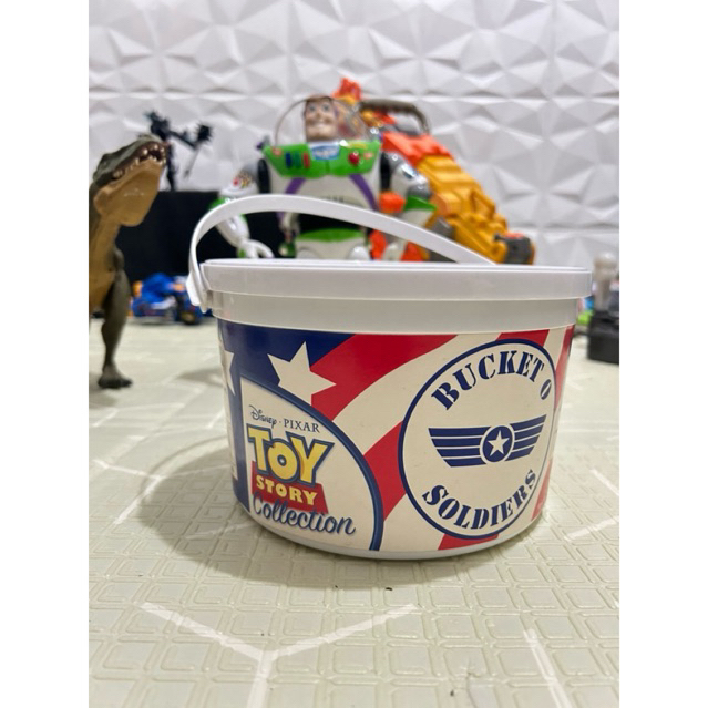 Bucket O Soldier Thinkways Toy Story Tentara Komplit 72 Pcs