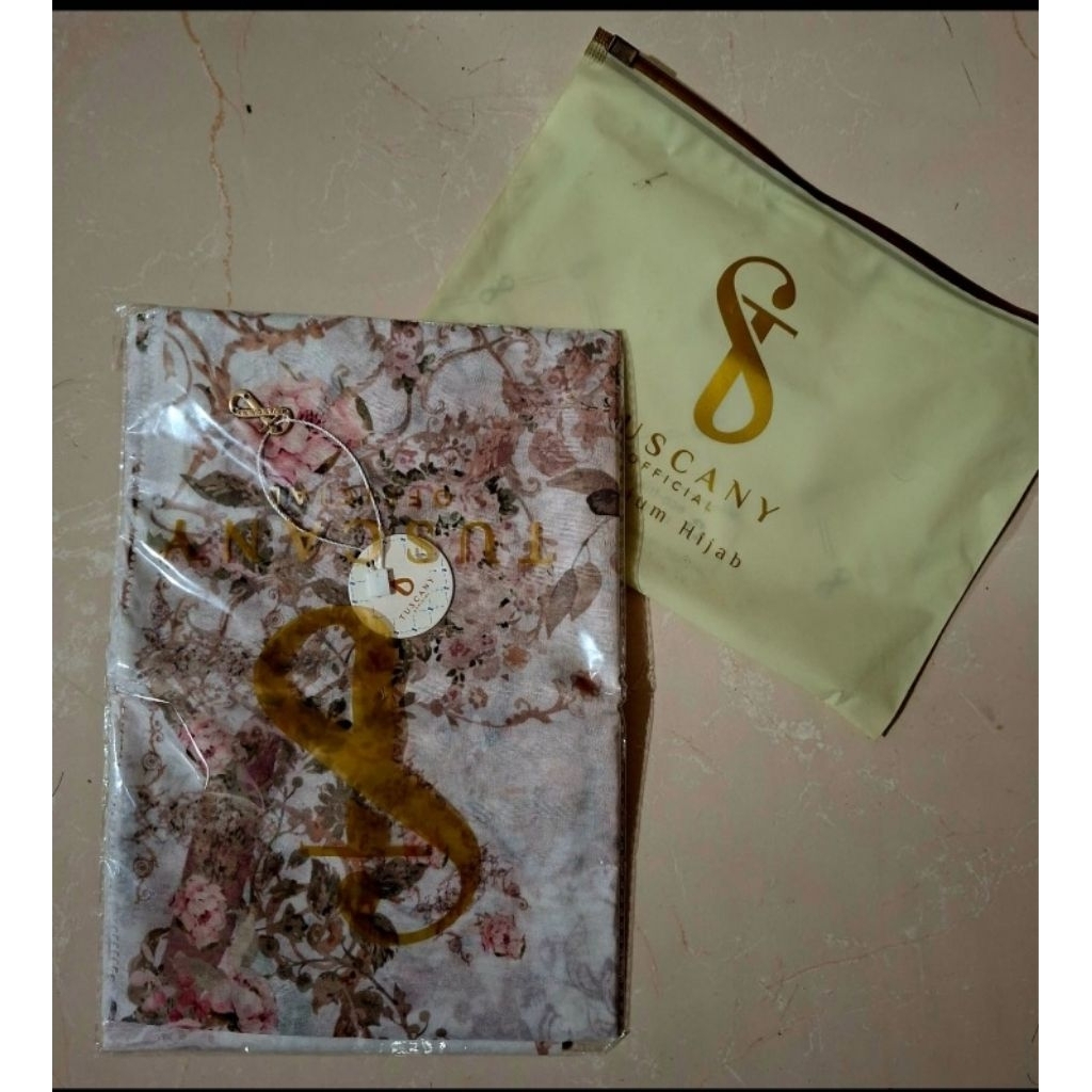 Hijab tuscany original-lembut dan nyaman dipakai