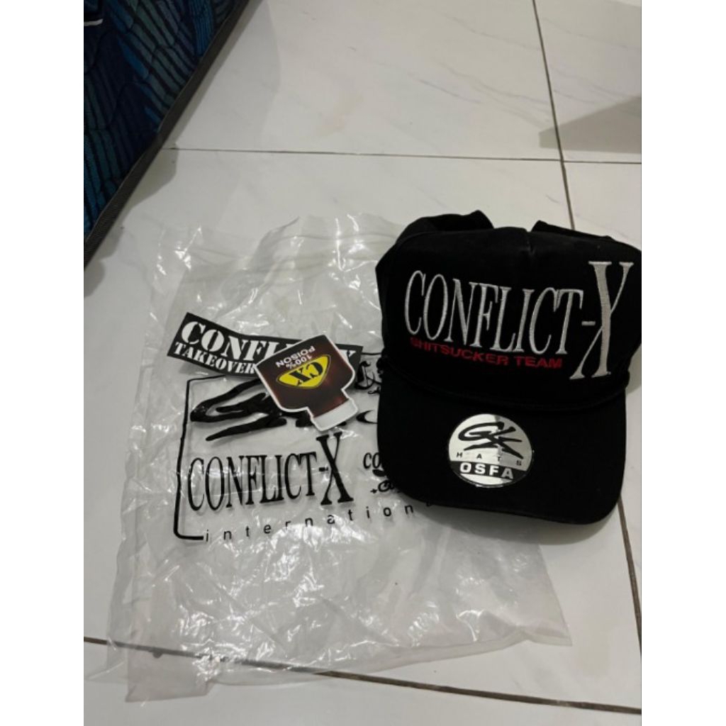 Topi conflict x