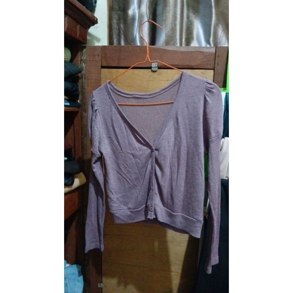 cardigan ungu