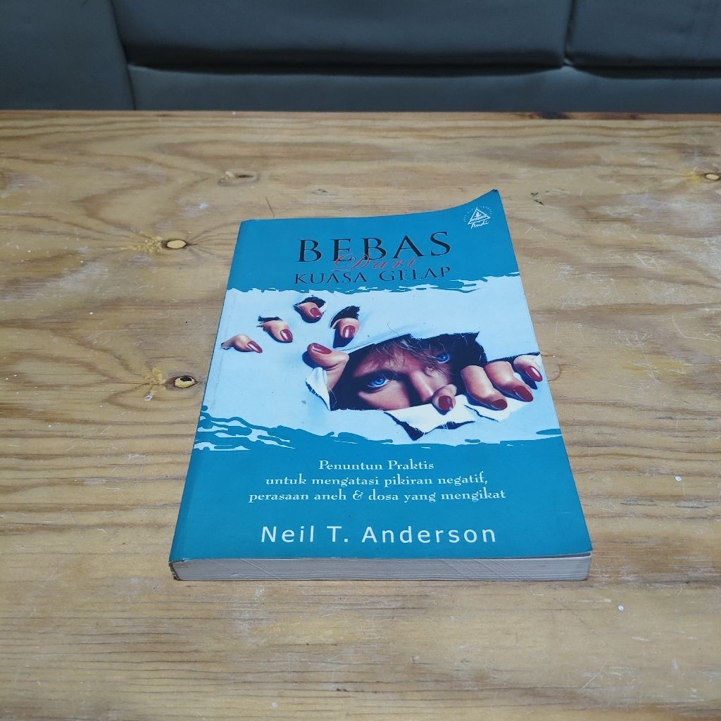Buku Bebas dari Kuasa Gelap