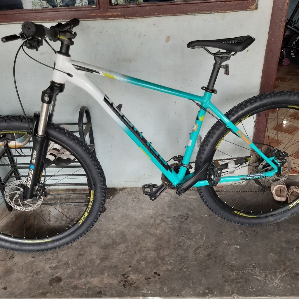 sepeda gunung mtb polygon xtrada 5 limited edition size m 27,5 deore
