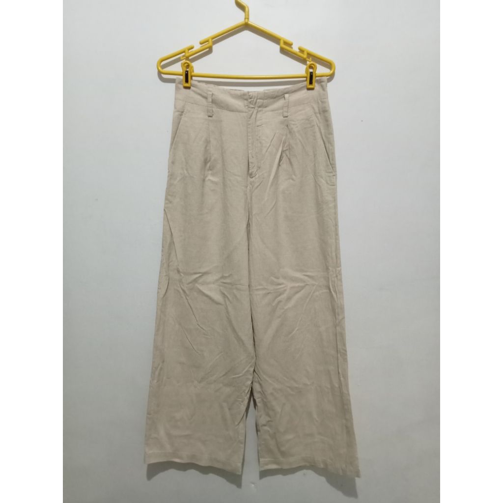 Preloved UNIQLO Linen Wide Pants warna cream