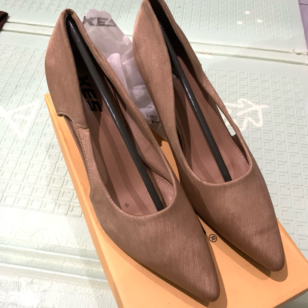 PRELOVED HEELS WANITA XES & SEPASANG SHOES