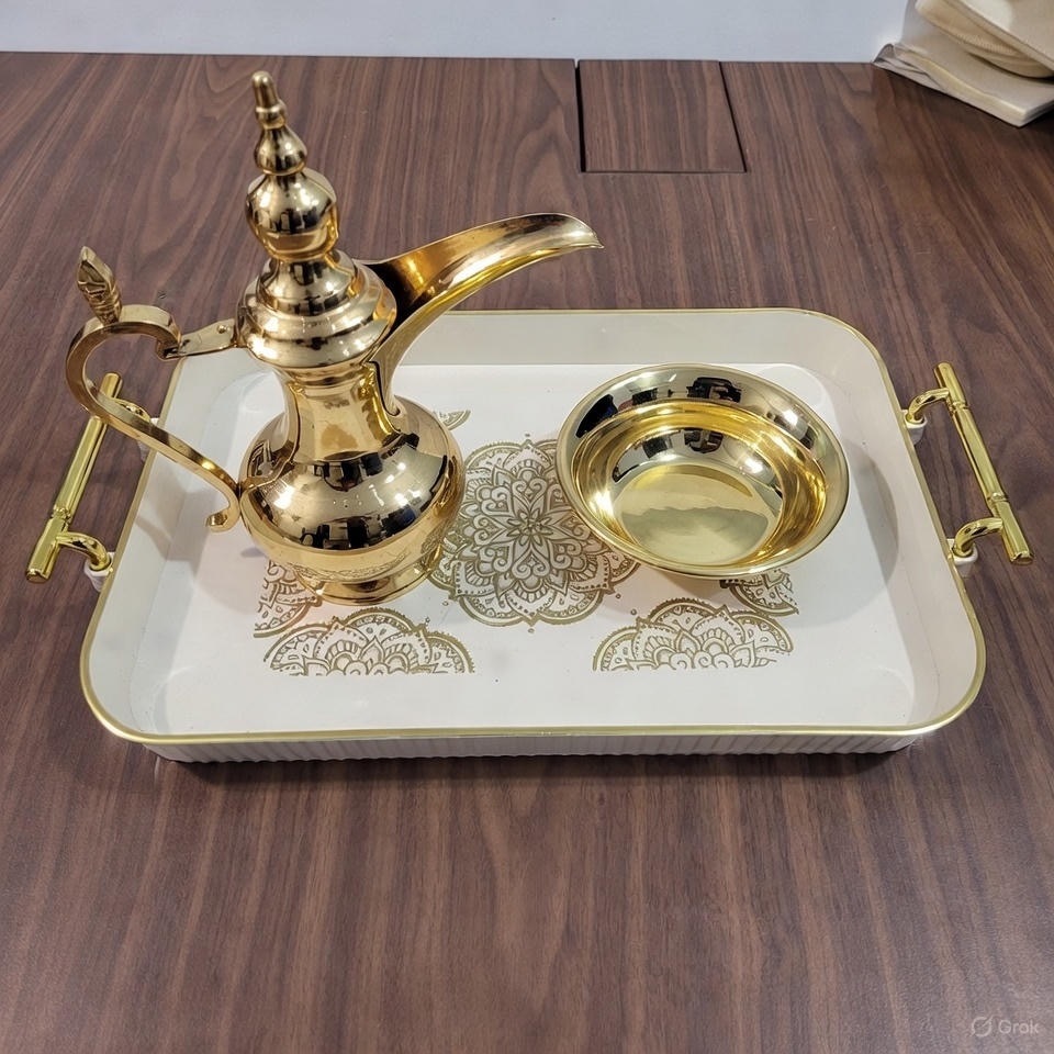 Wadah makanan bergaya Muslim yang cocok untuk Ramadan.