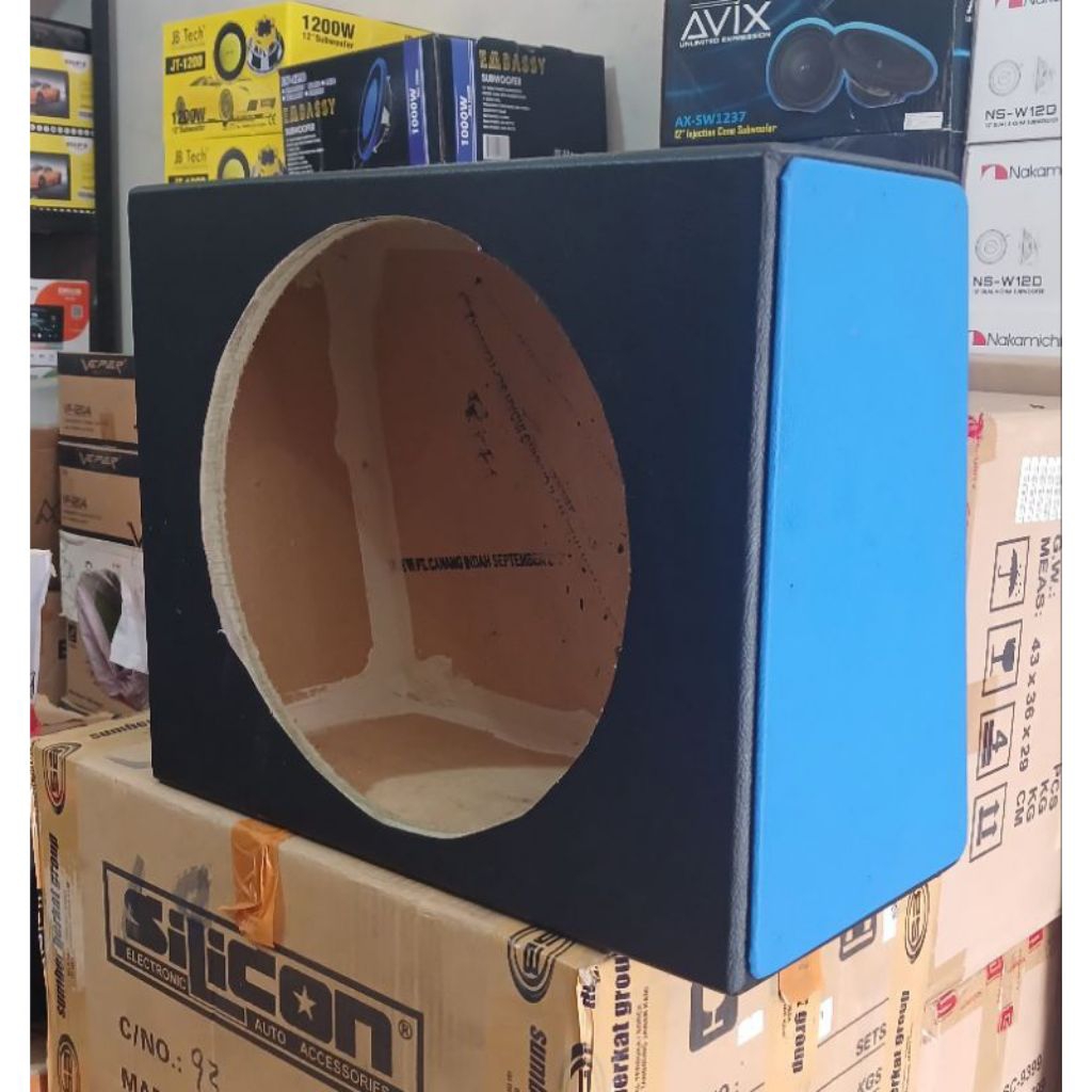 box 12 inc untuk mobil
