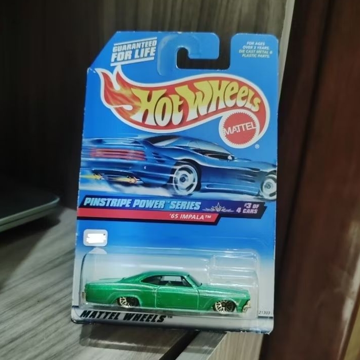 Hot Wheels 65 Impala 1998 diecast Mattel