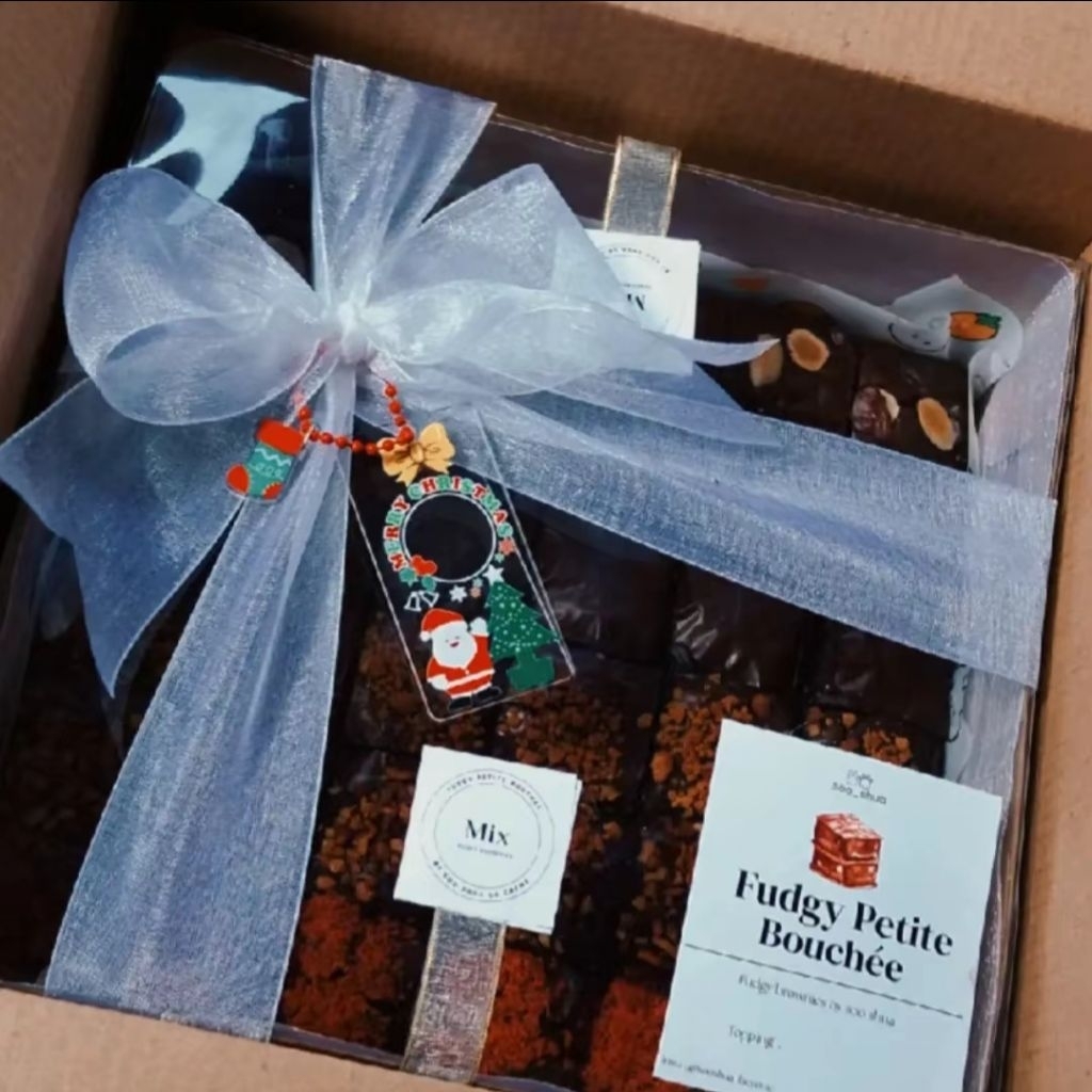 Christmas Hampers Fudgy Brownies