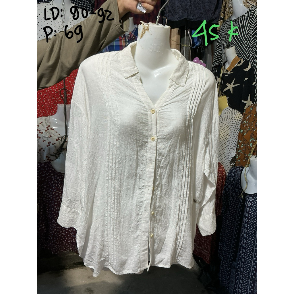 Kemeja putih garis garis