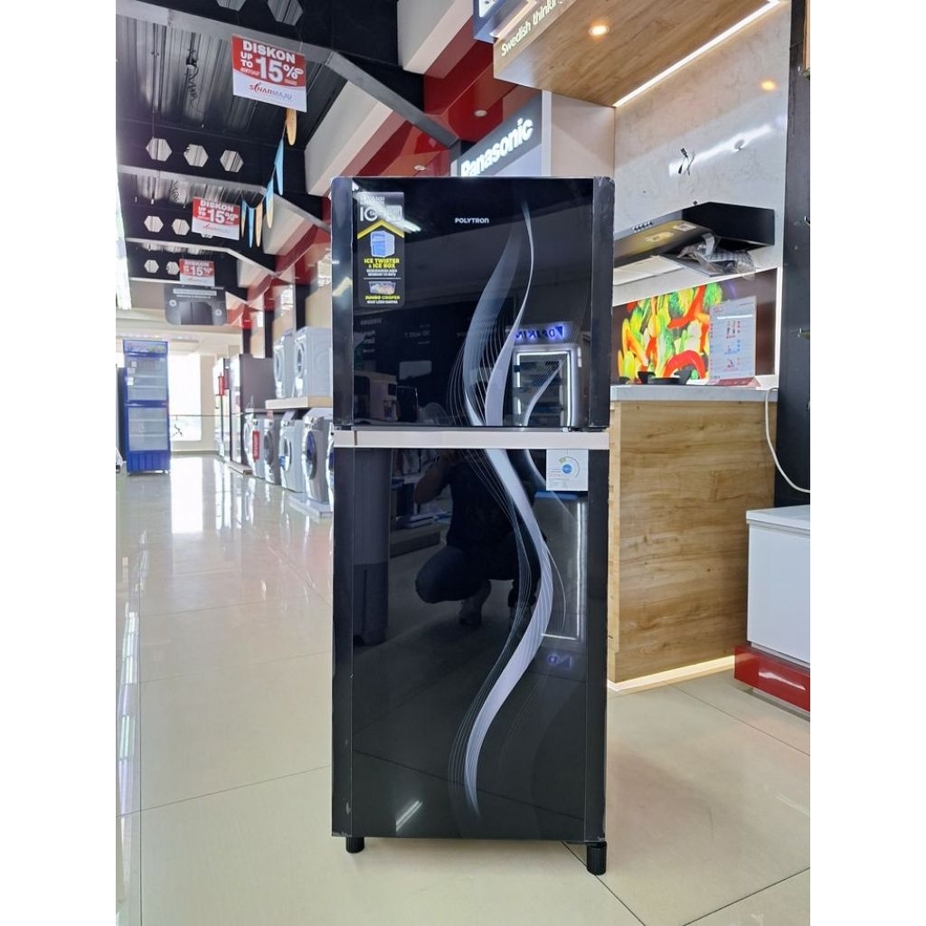 kulkas dua pintu Aqua