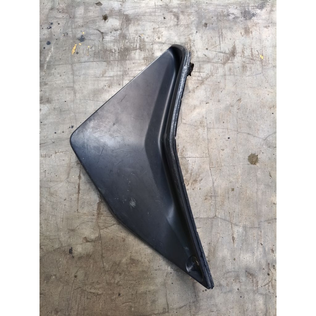 Cover sayap dalam Louver Honda Supra x 125 helm in sebelah kiri original 2nd lepasan motor