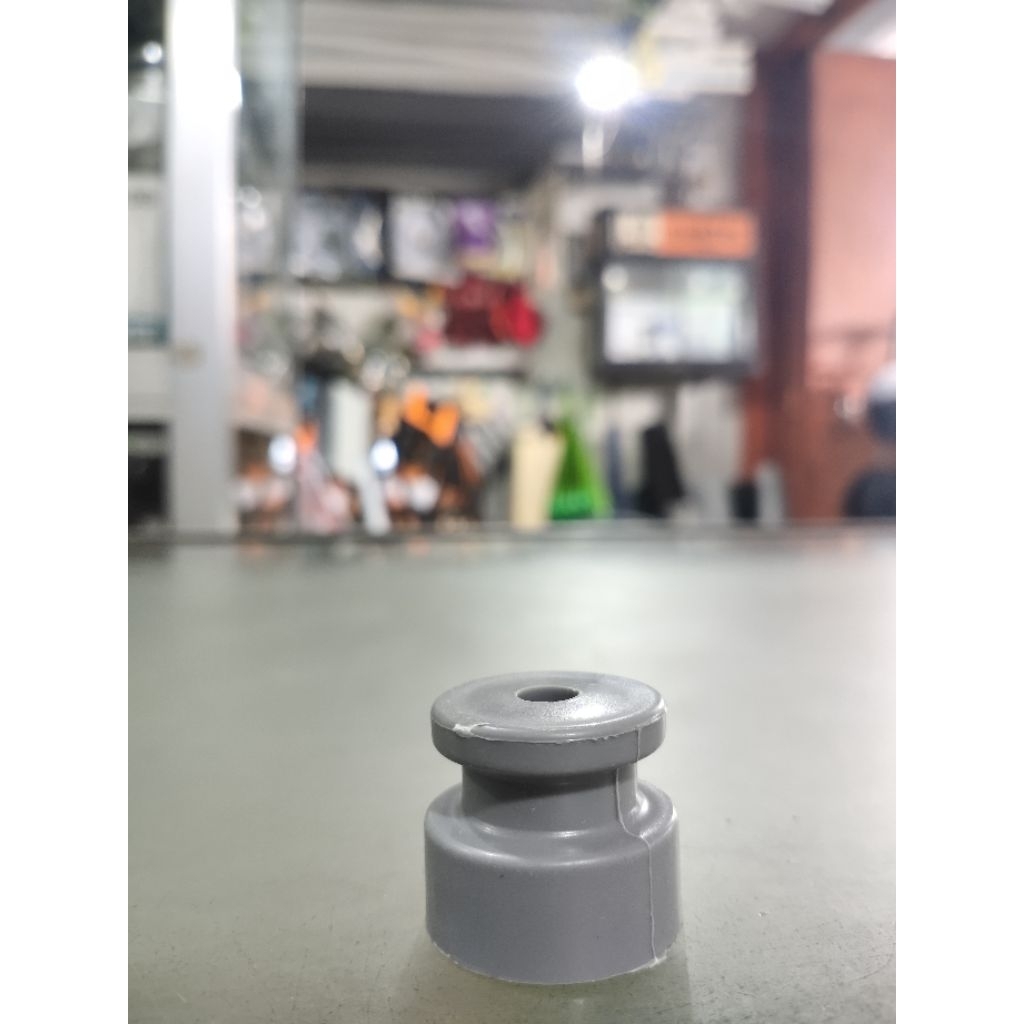 ISOLATOR INSTALASI LISTRIK ABU-ABU PLASTIK/ISOLATOR KABEL