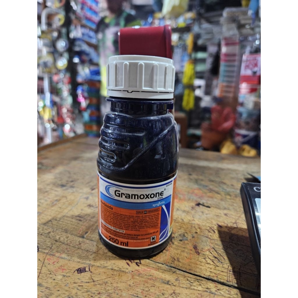 gramoxone obat rumput liar 250ml