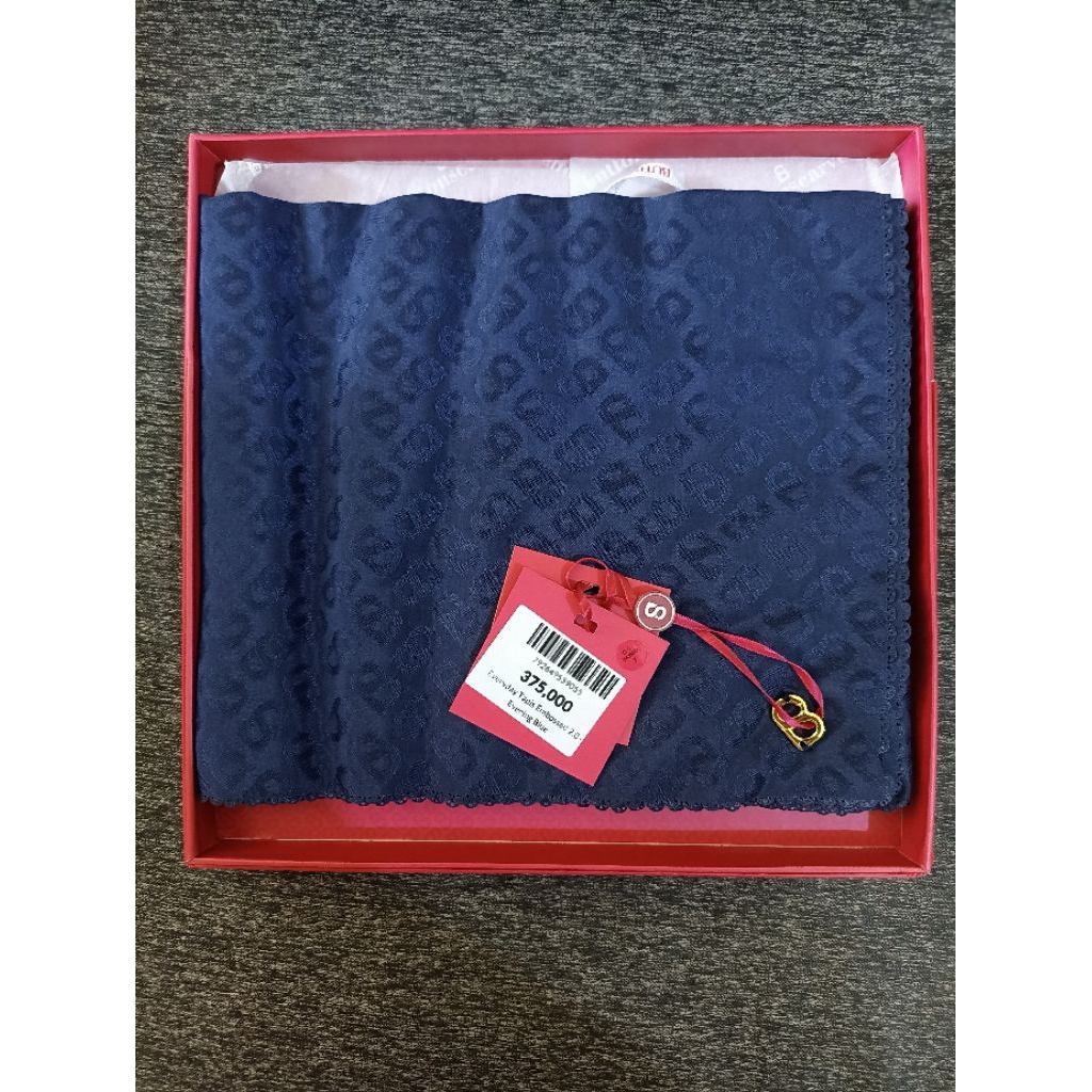 Buttonscarves Tapis Embossed new bukan preloved