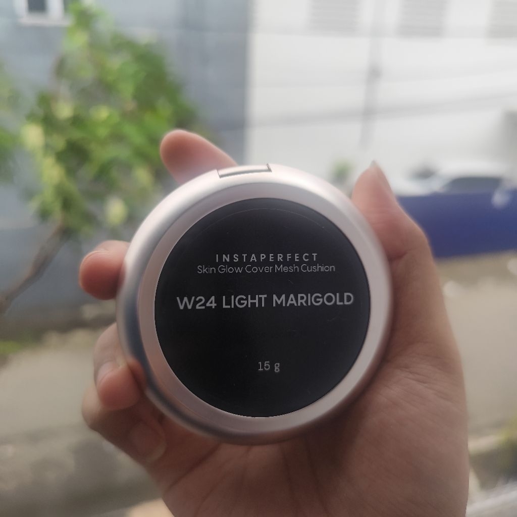 INSTAPERFECT GLOW MESH CUSHION