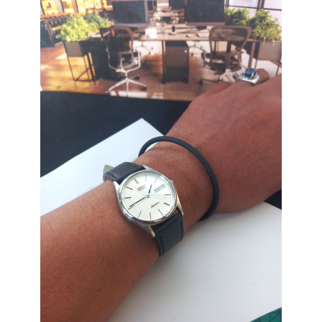 jj03369 jam tangan dresswatch seiko quartz chronos 8123-7080