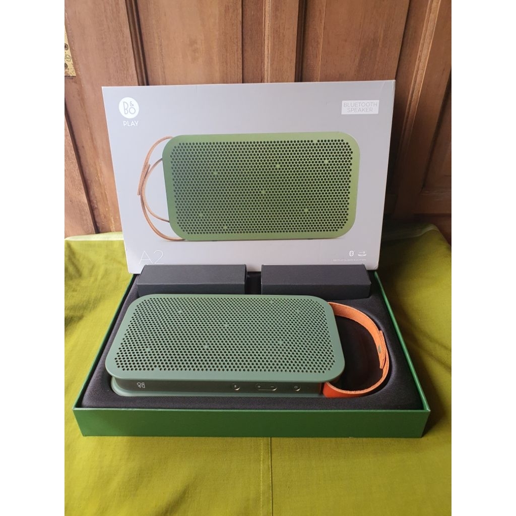 Bang & Olufsen B&O Beoplay A2 - Like New - Speaker Bluetooth Portable - Green