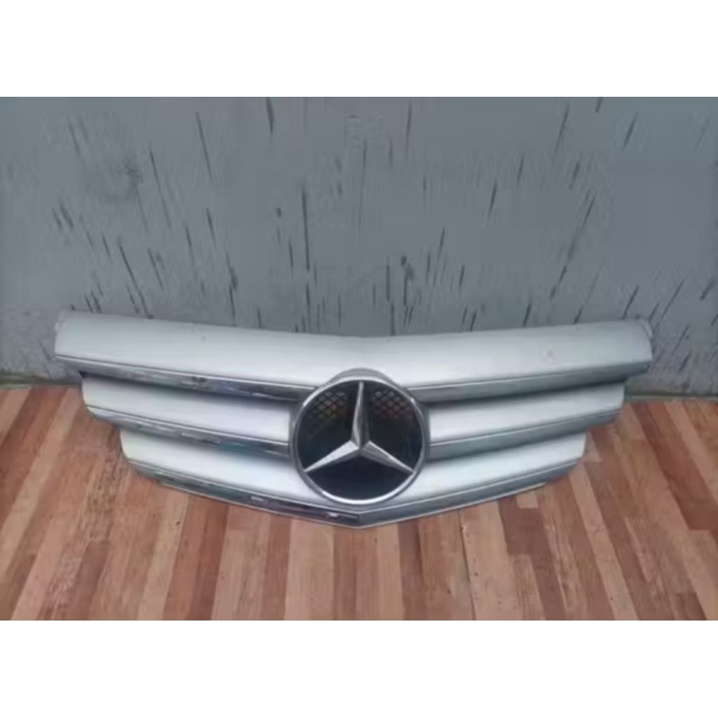 Grille grill depan mobil Mercedz Benz/ mercy W204 C cllass original copotan