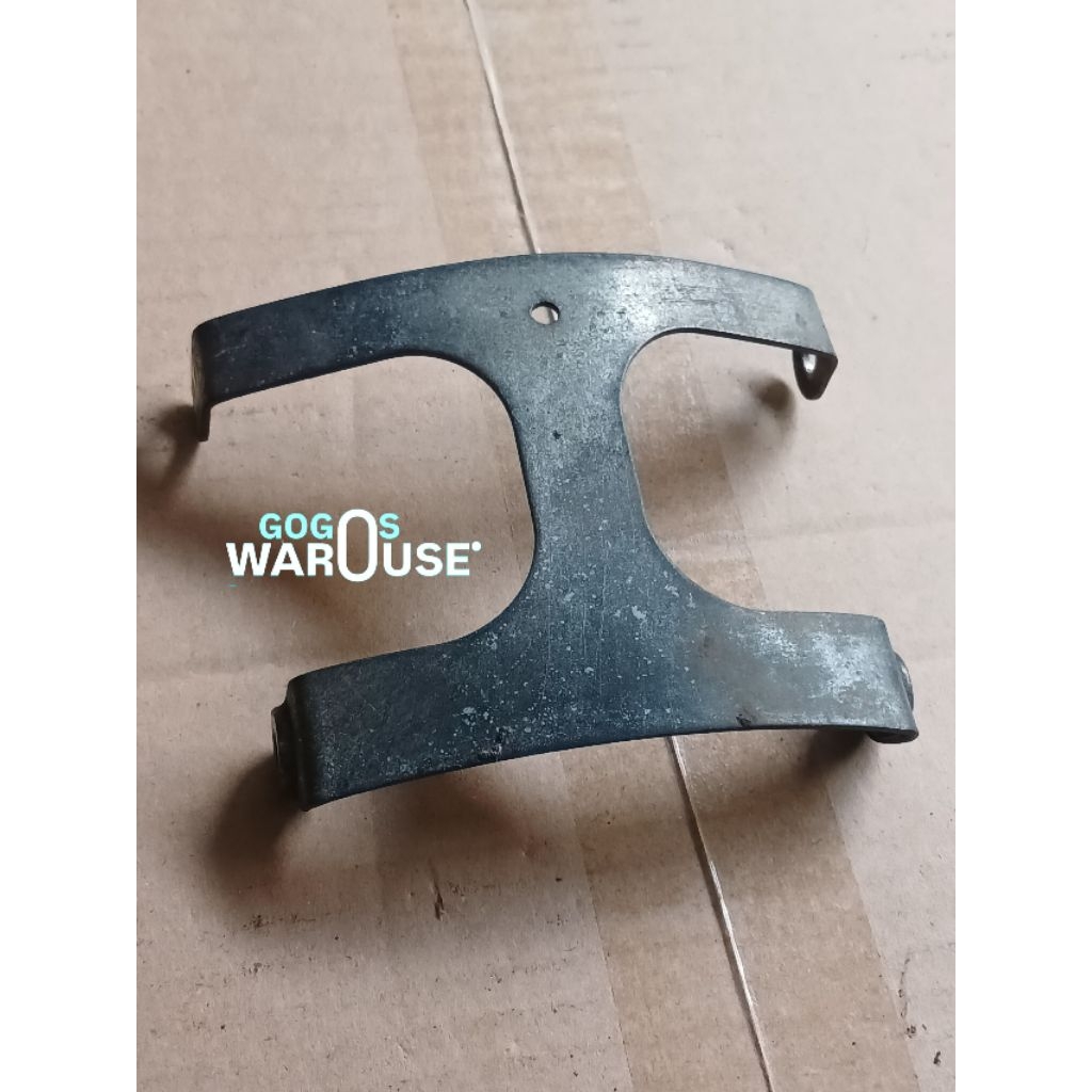 BREKET SPAKBOR DEPAN VERZA MEGAPRO MONO FI ORIGINAL COPOTAN
