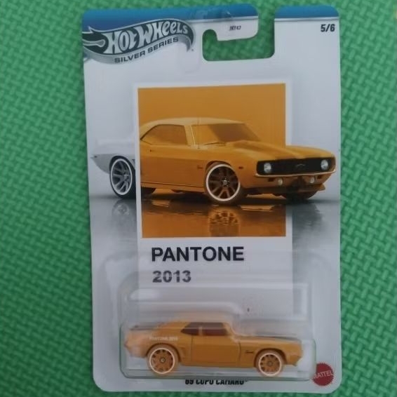 Hot Wheels Pantone Series '69 Copo Camaro