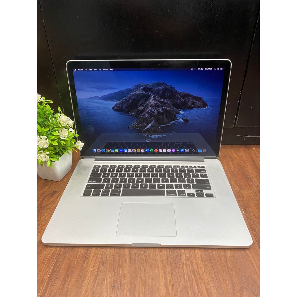 Apple MacBook Pro 15-inch Ci7 /8GB /512GB (SECOND)