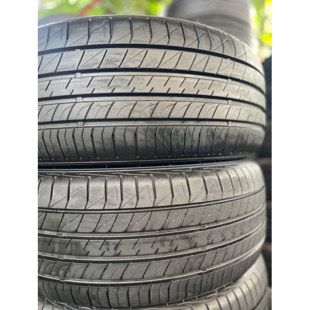 Ban Dunlop Lm705 235/50r18