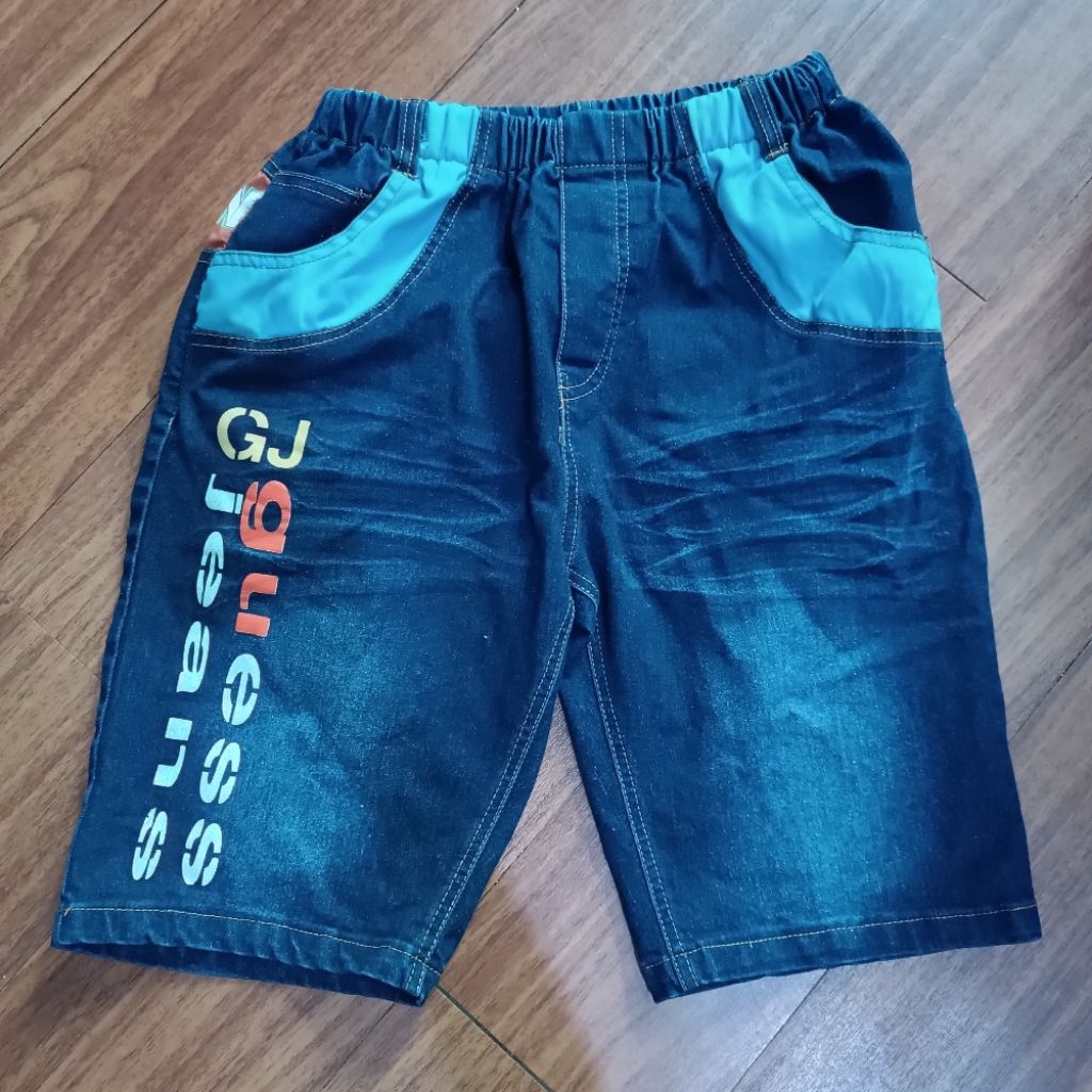 celana pendek GUESS guess