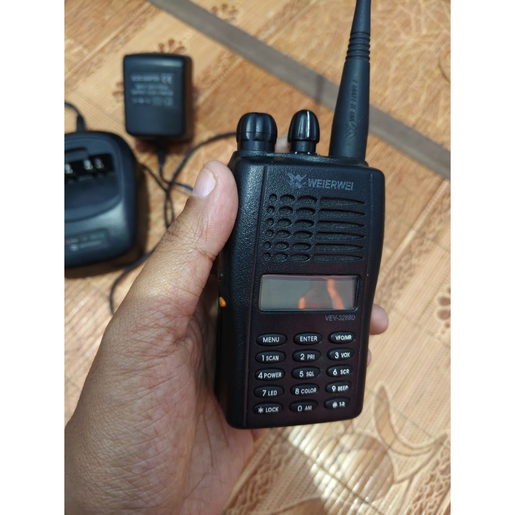 HT weierwei VEV-3288D VHF second like new