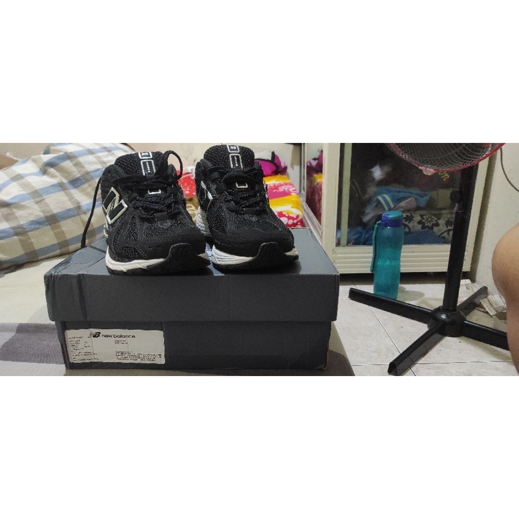 NB 1906R Black White