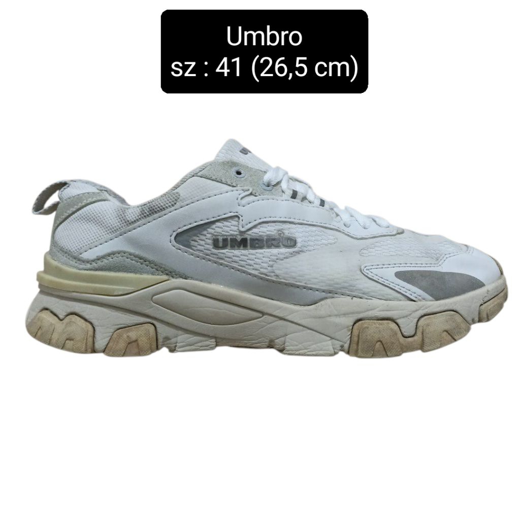 Sepatu Umbro