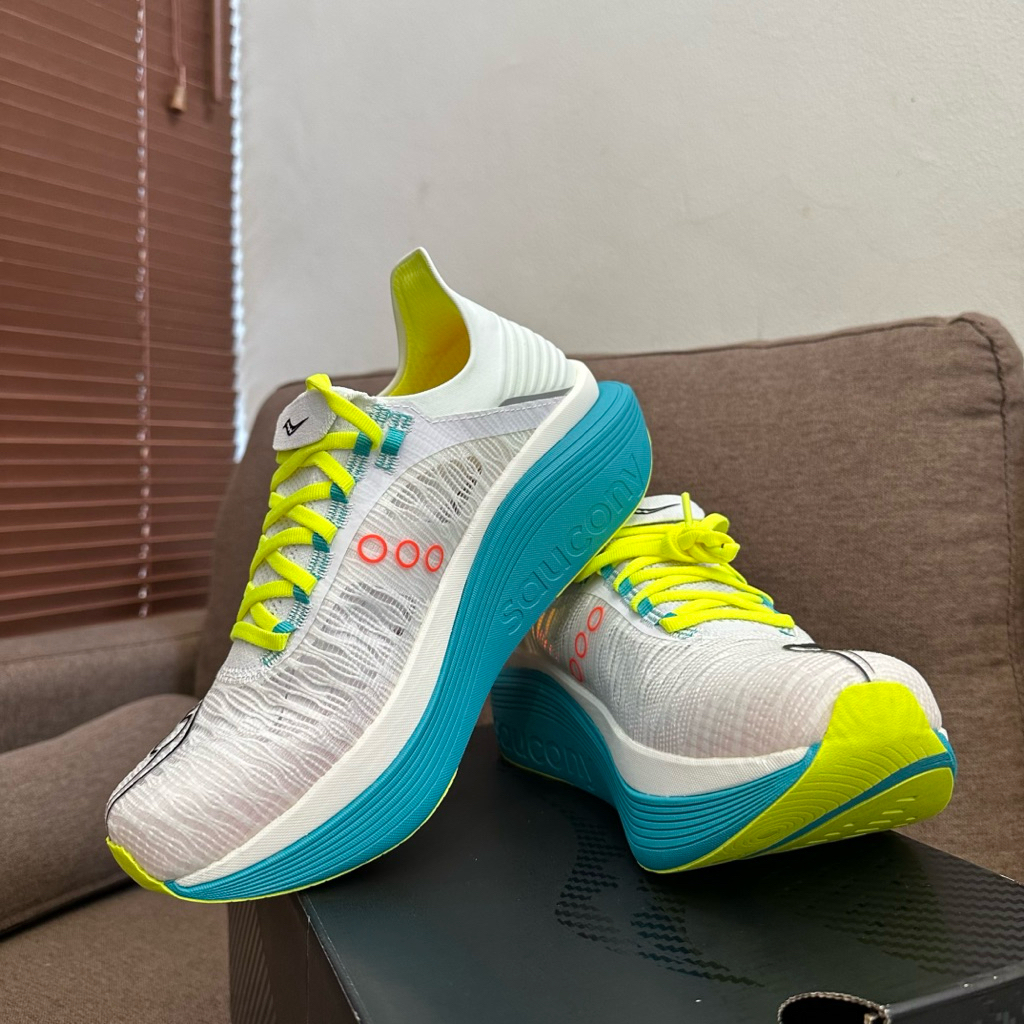 Saucony Endorphin Elite 2