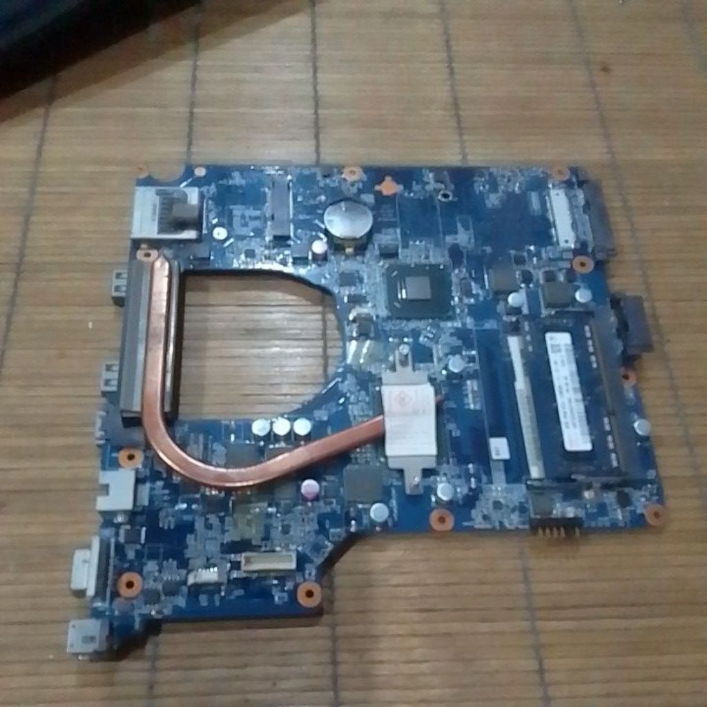 Motherboard Axioo Neon RNW + Proc. Celeron 847