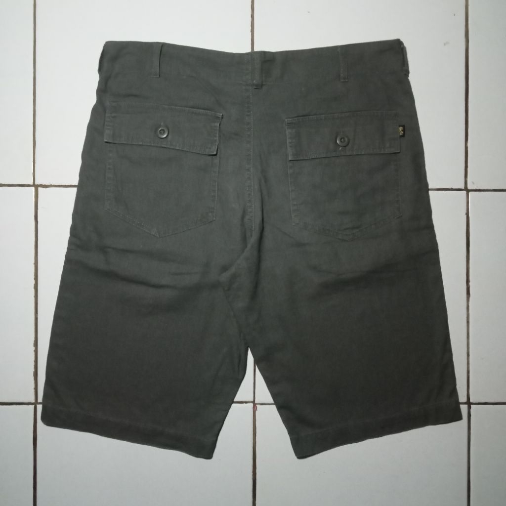 CELANA PENDEK ALPHA INDUSTRIES