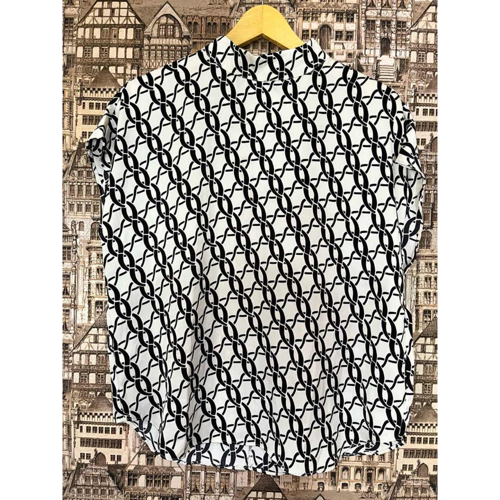 Preloved Top Satin Manggo_Motif Ring Hitam Lengan Kuntung