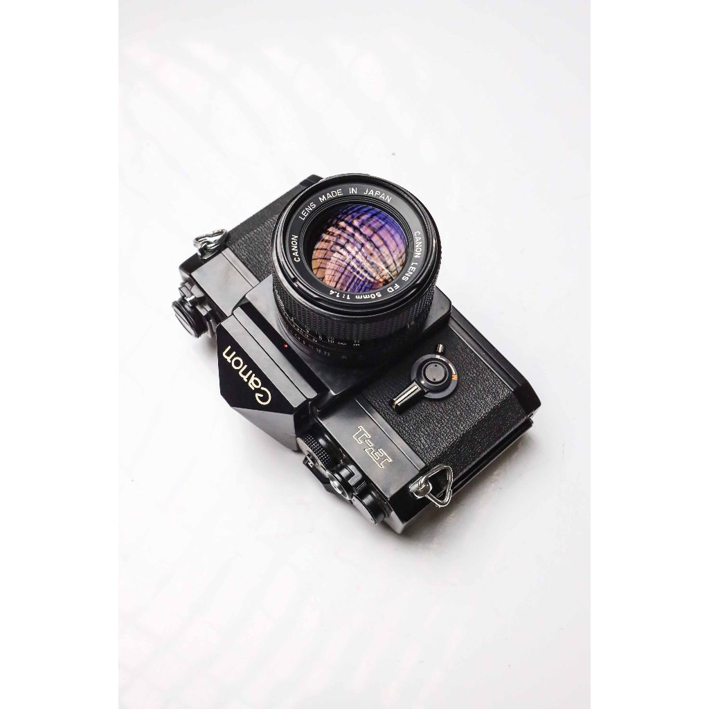 Kamera Analog Canon F-1 kit 50mm f1.4 New FD Super Mulus Normal