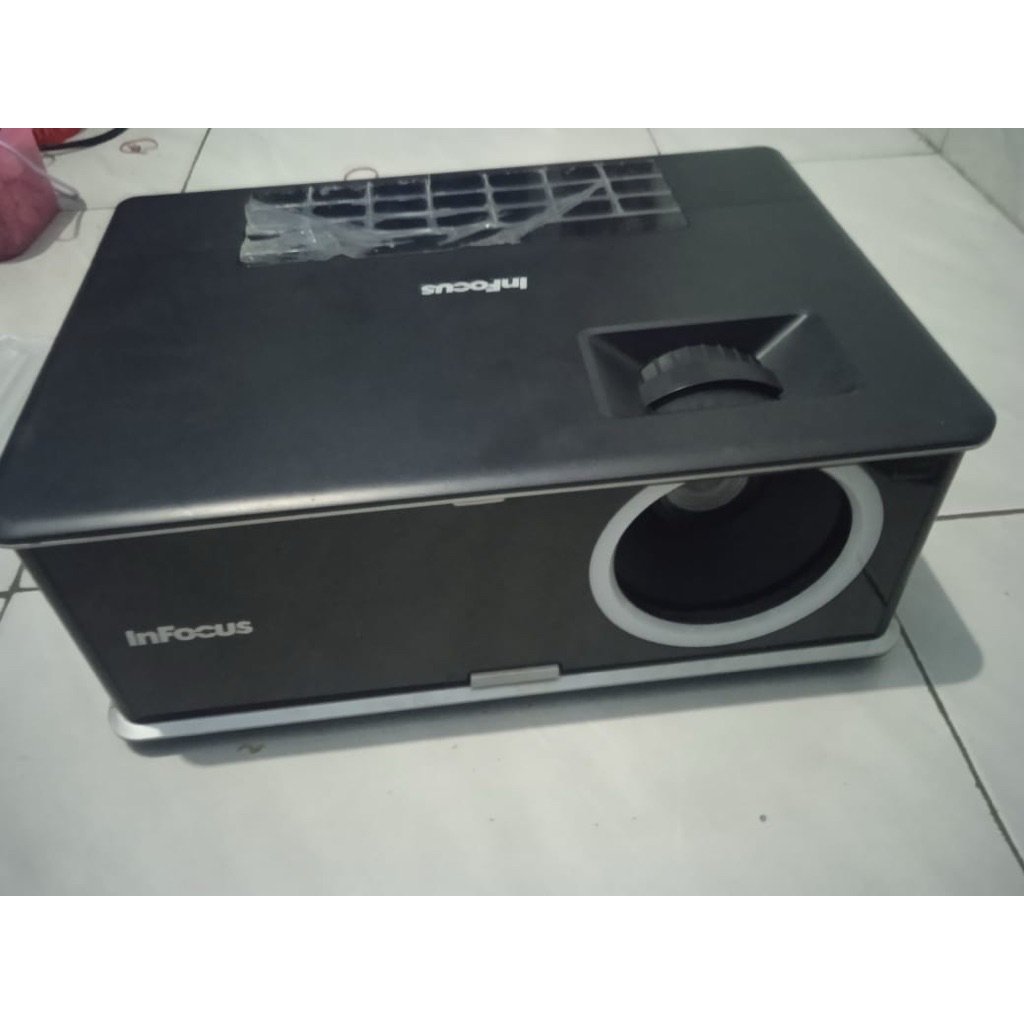 Proyektor Infokus in3116
