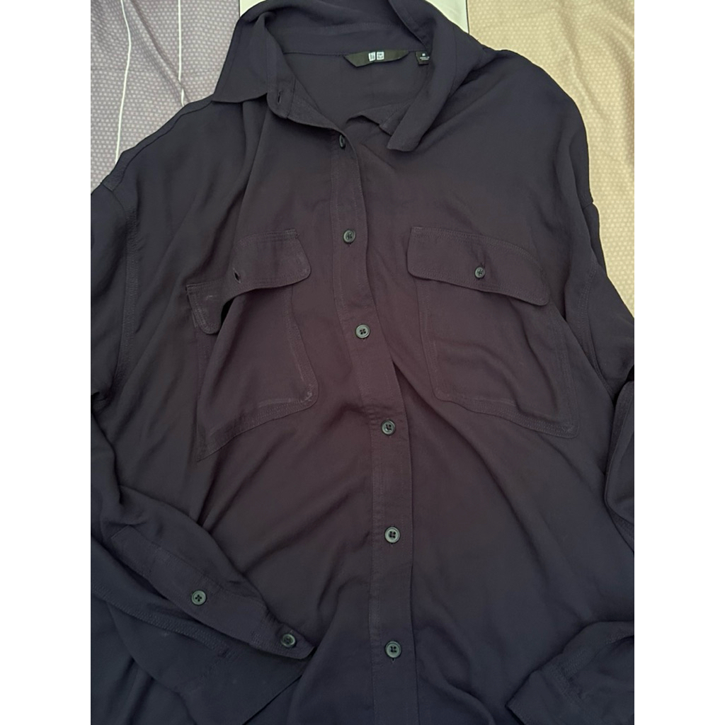 baju kemeja hitam uniqlo