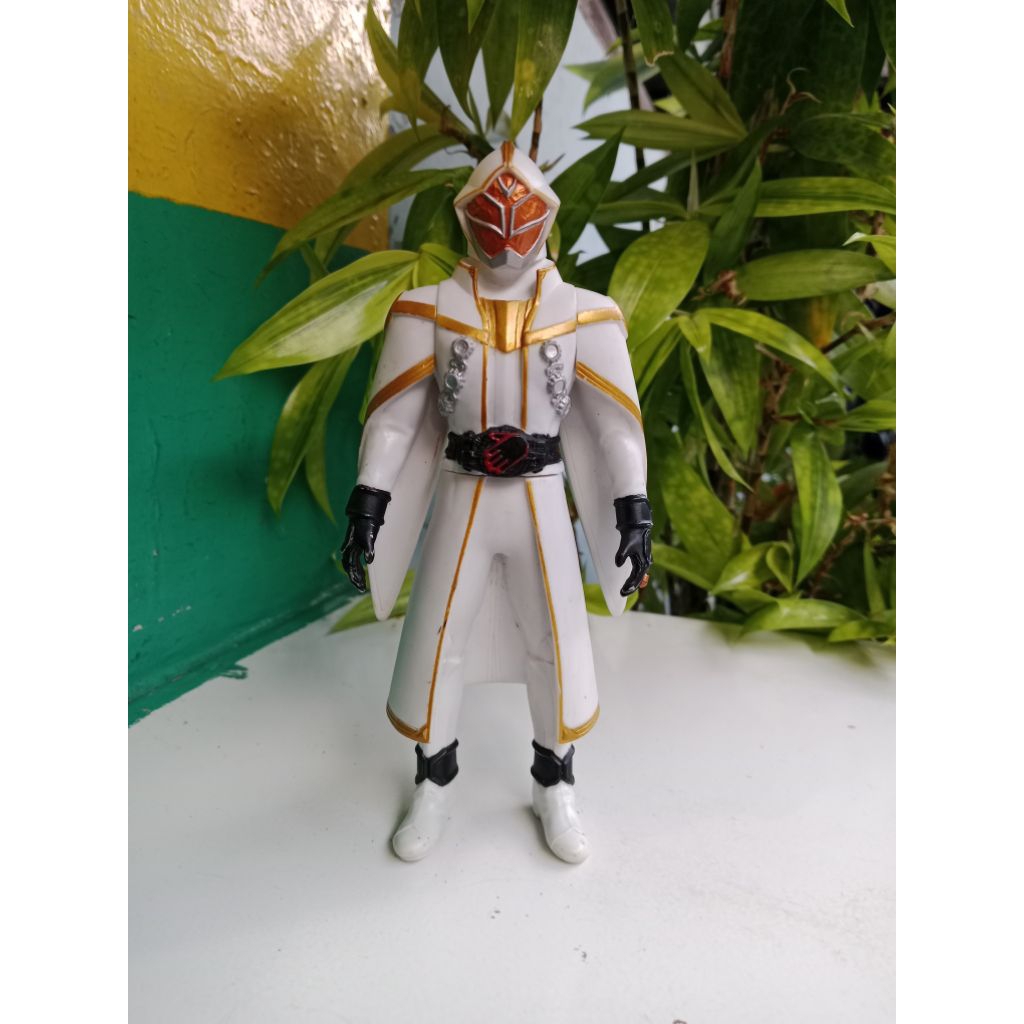 rhs kamen rider wiz zard ( white wizman ) tinggi -+17cm ori bandai