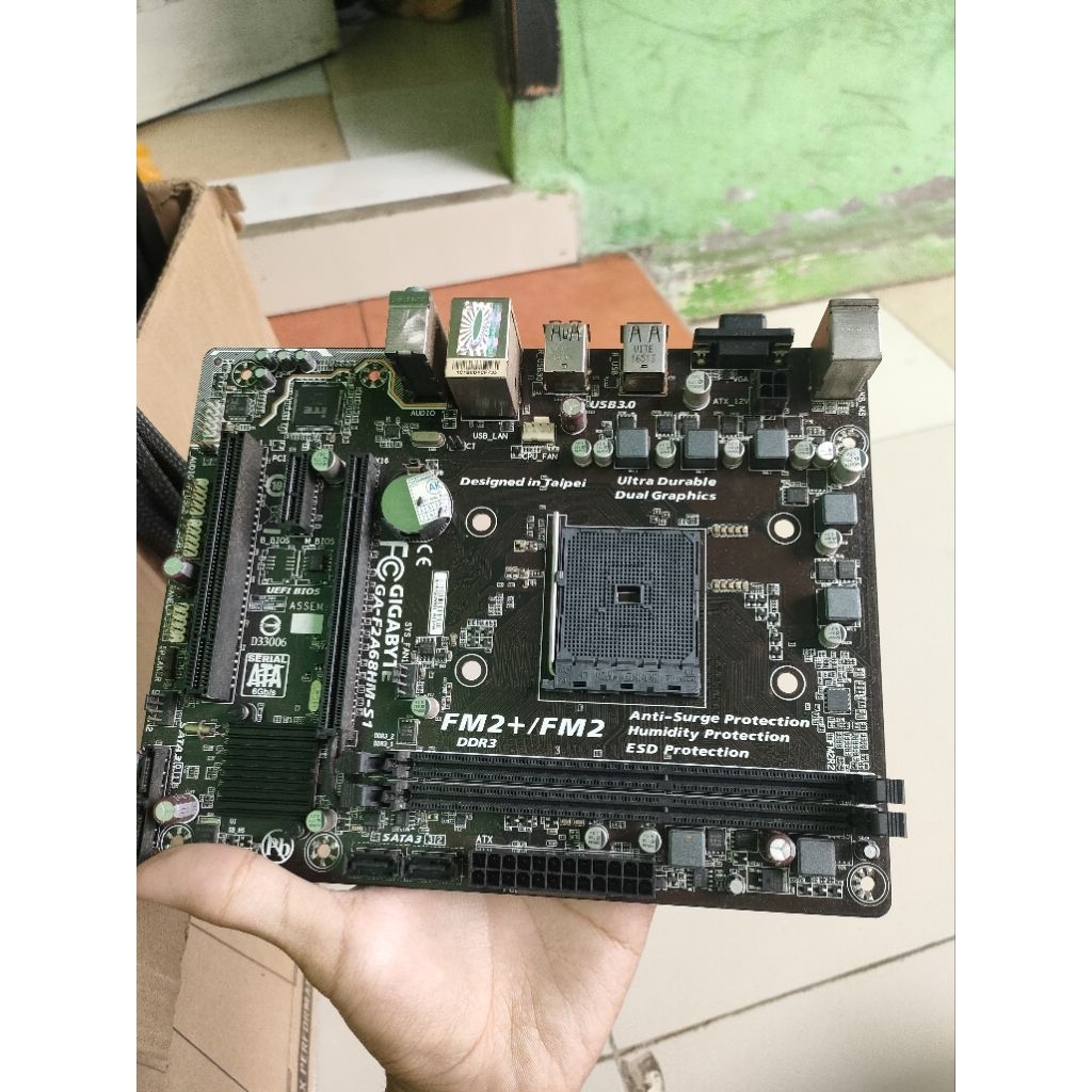 Mobo GIGABYTE GA-F2A68HM-S1 FM2+/FM2 DDR3