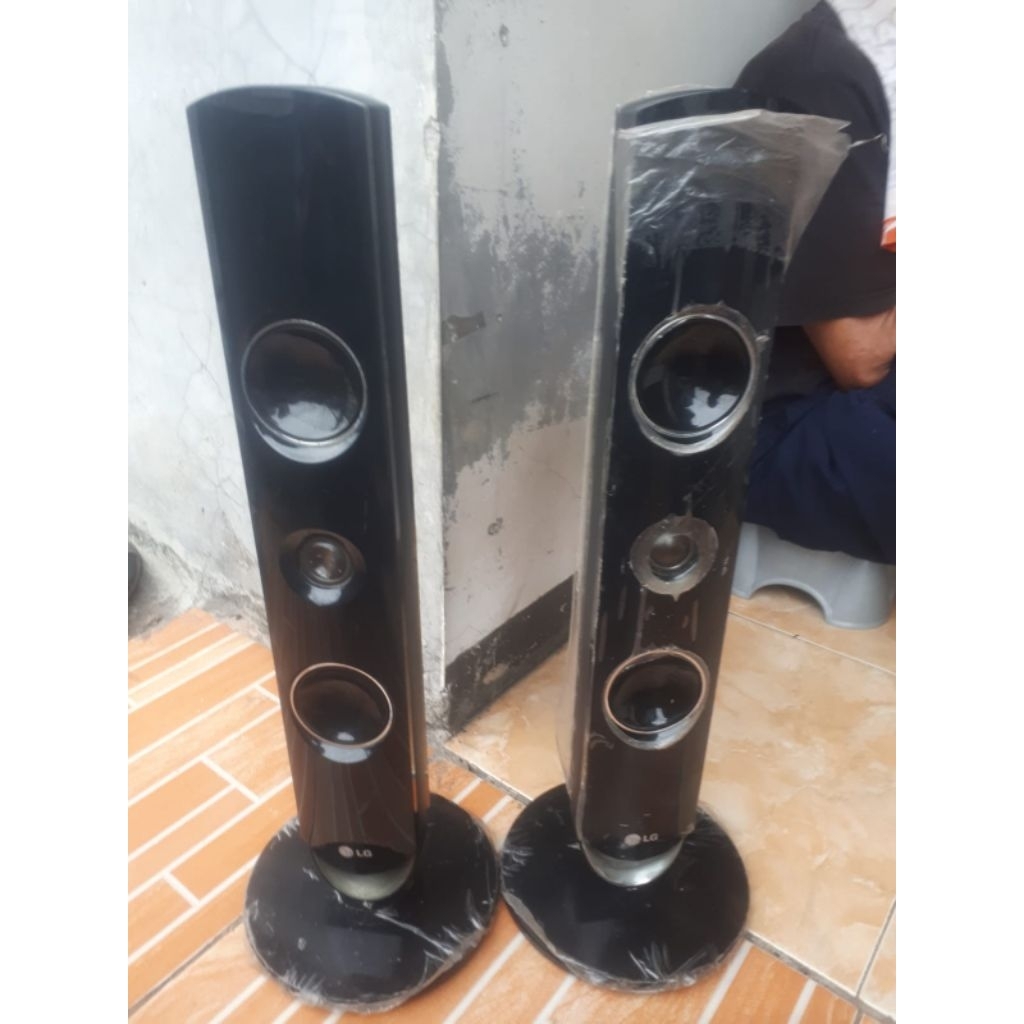 Speaker Tower 3way LG Bekas