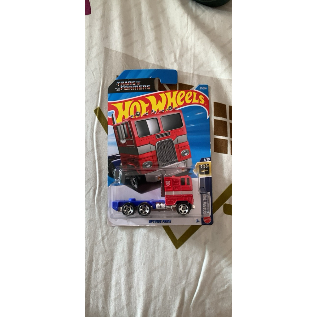 Mainan Mobil Mini Hot Wheels 1/64 - Model optimus prime