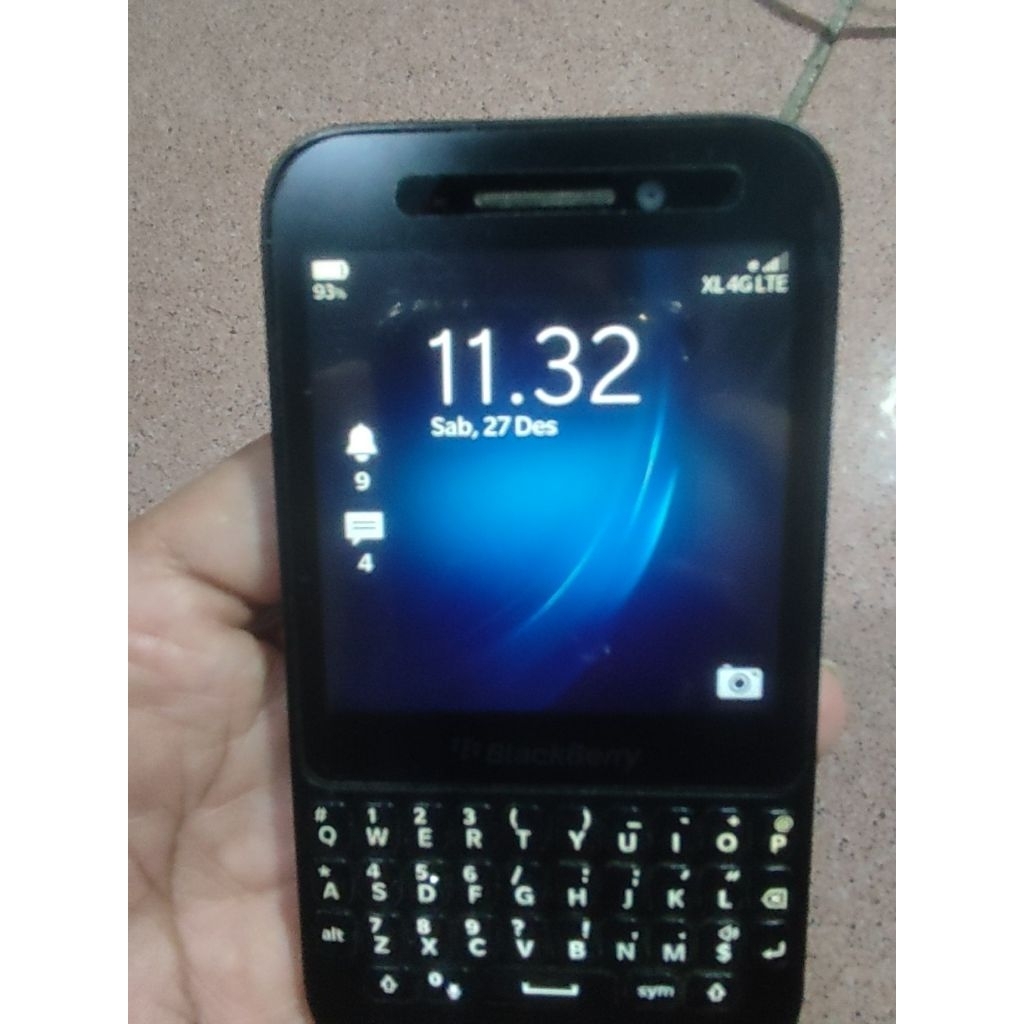 Blackberry Q5 Jadul