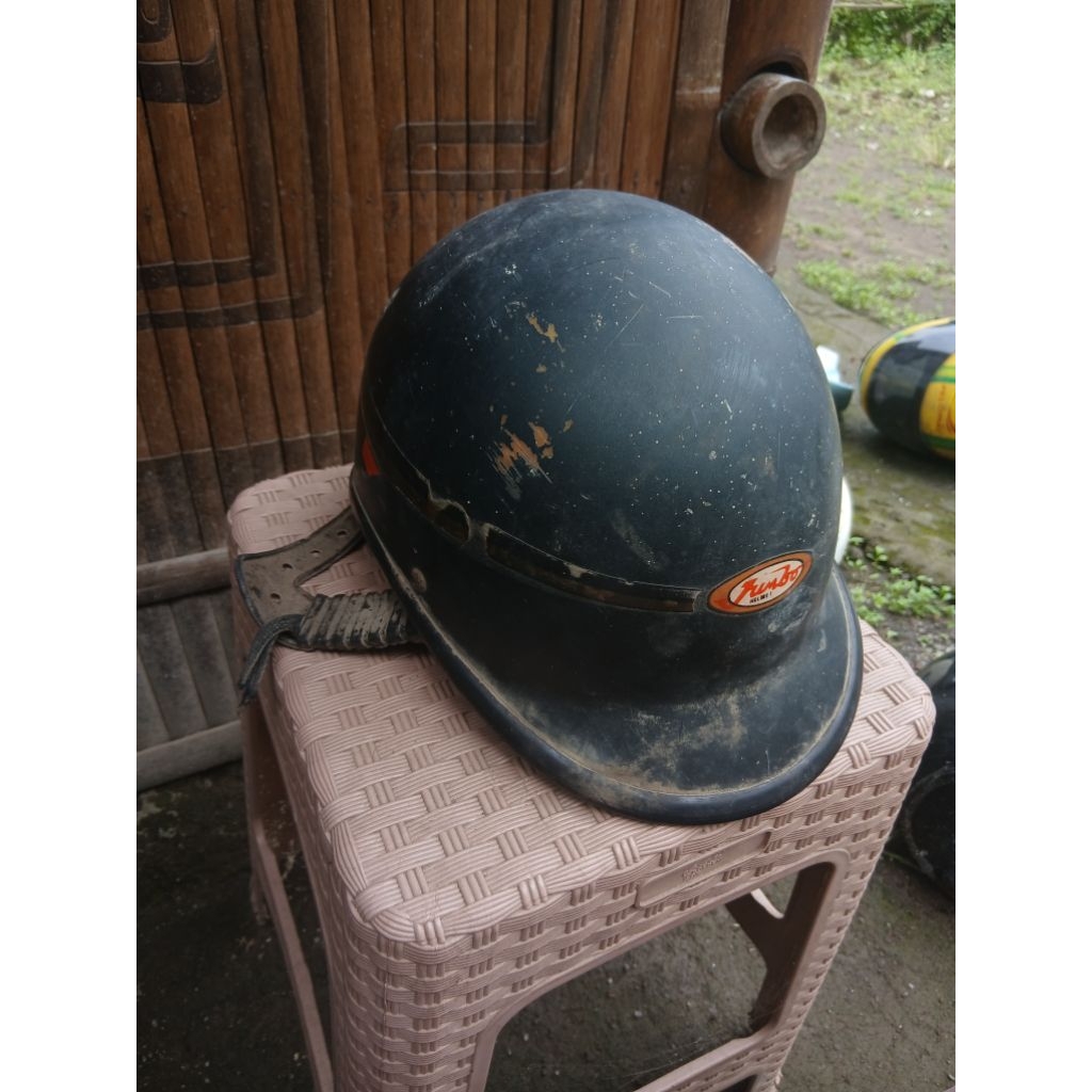 Helm ciduk 75rb jadul antik vintage lawas kuno display anggap mati