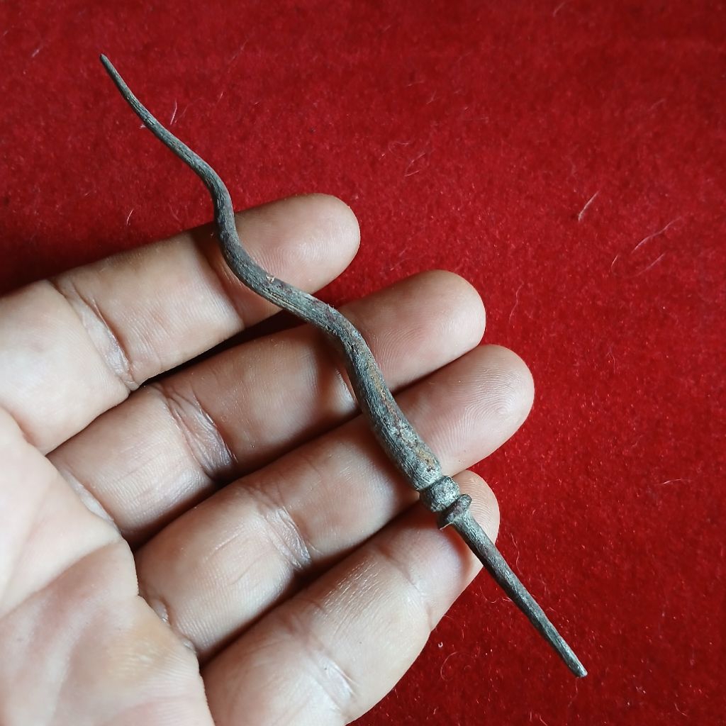 Koleksi KUNO Barang Peninggalan Ageman Jenis Cacing Kanil