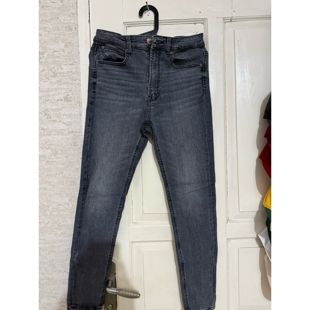 [BEKAS] JEANS STRADIVARIUS