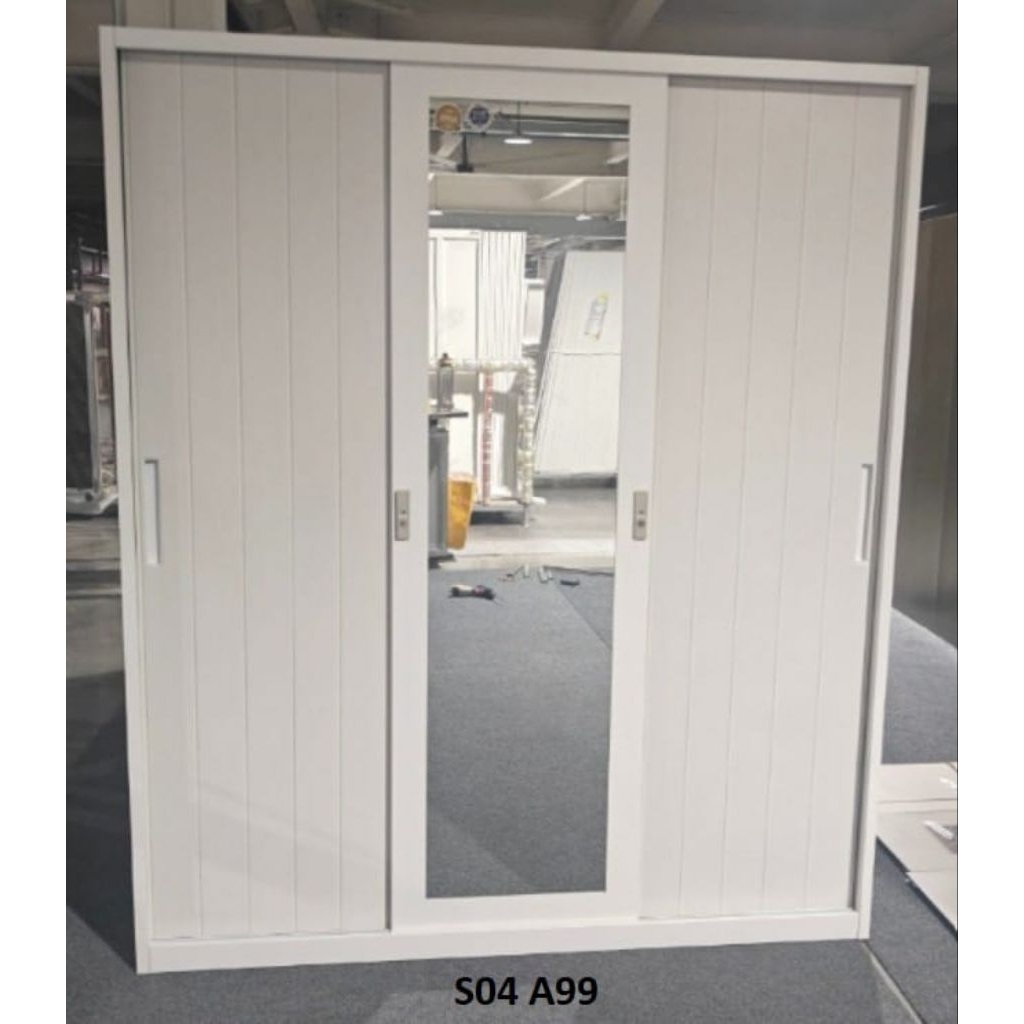 Lemari pakaian /Lemari plat besi 3 pintu sliding model baru