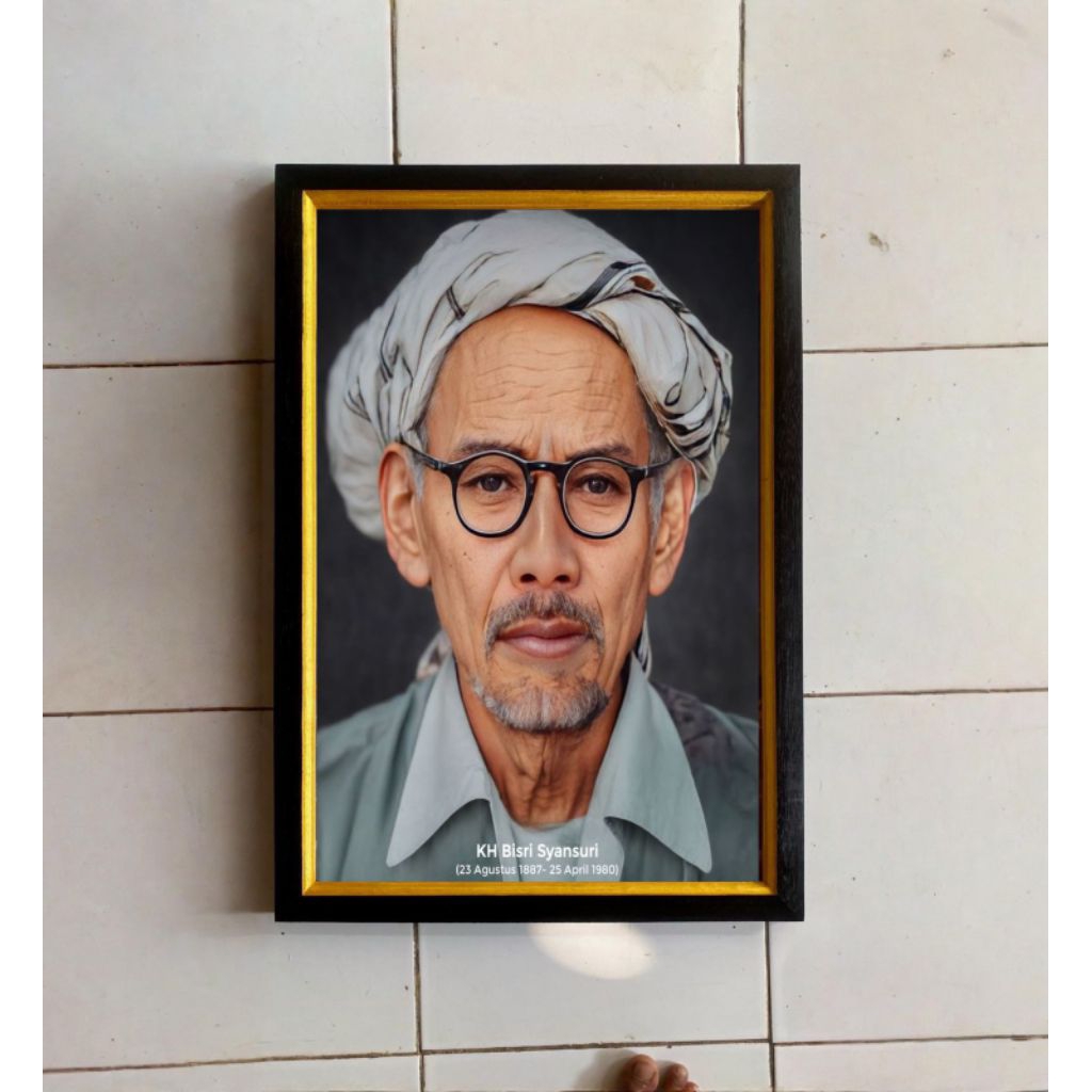 Hiasan dinding lukisan cetak plus bingkai ukuran 65×45cm Kh Bisri syansuri