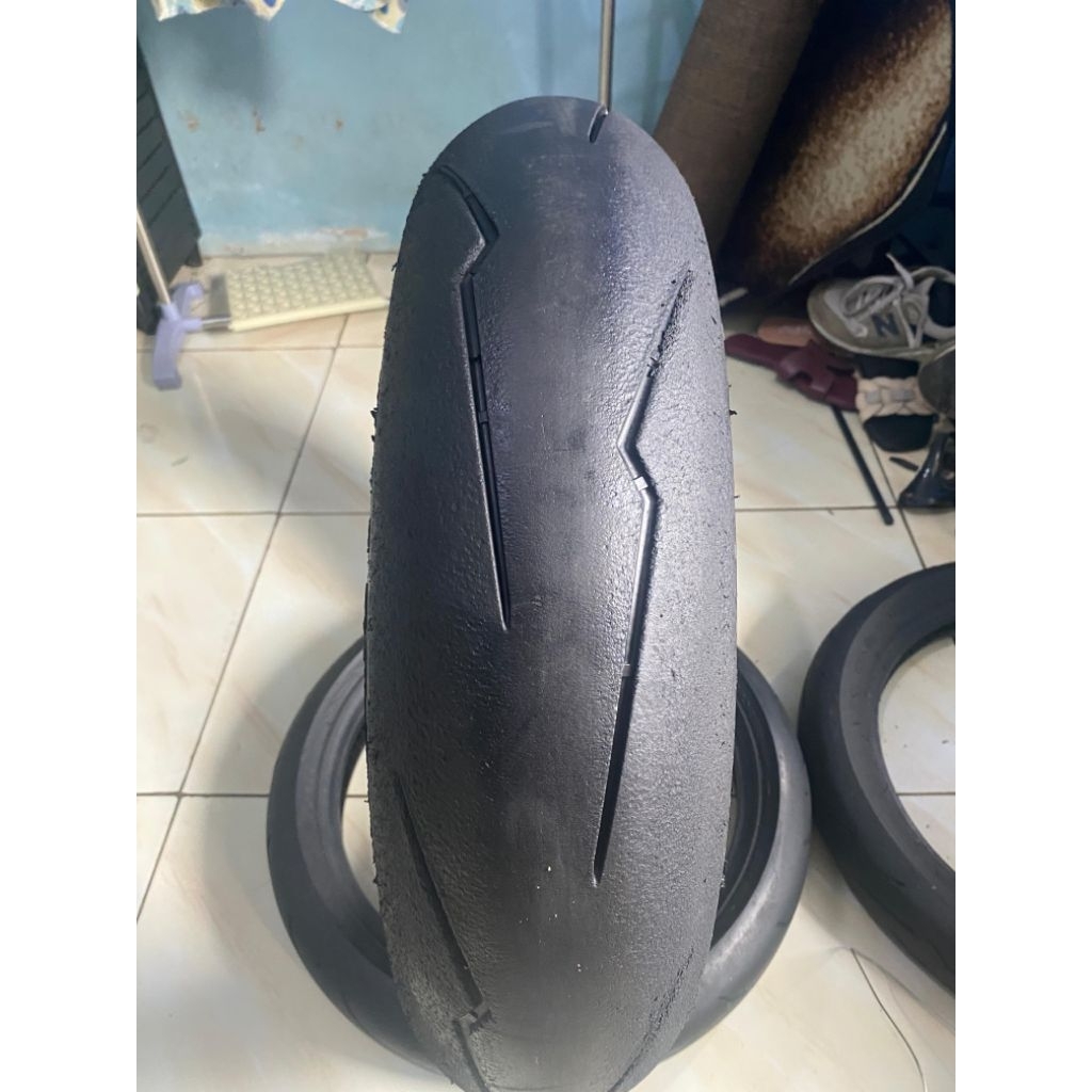 BAN MOTOR MOGE MERK FIRELI DIABLO SUPERCORSA150/60-17