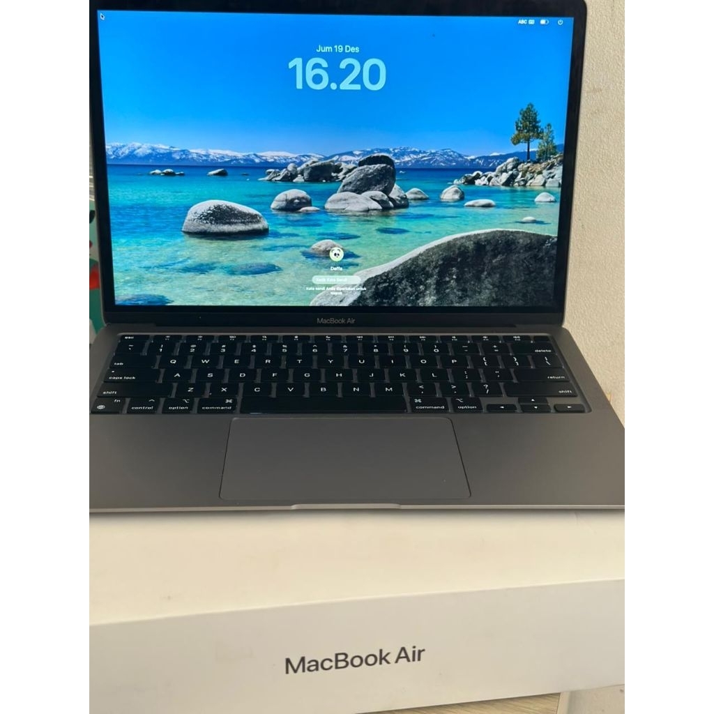 Macbook Air M1 8/256 GB