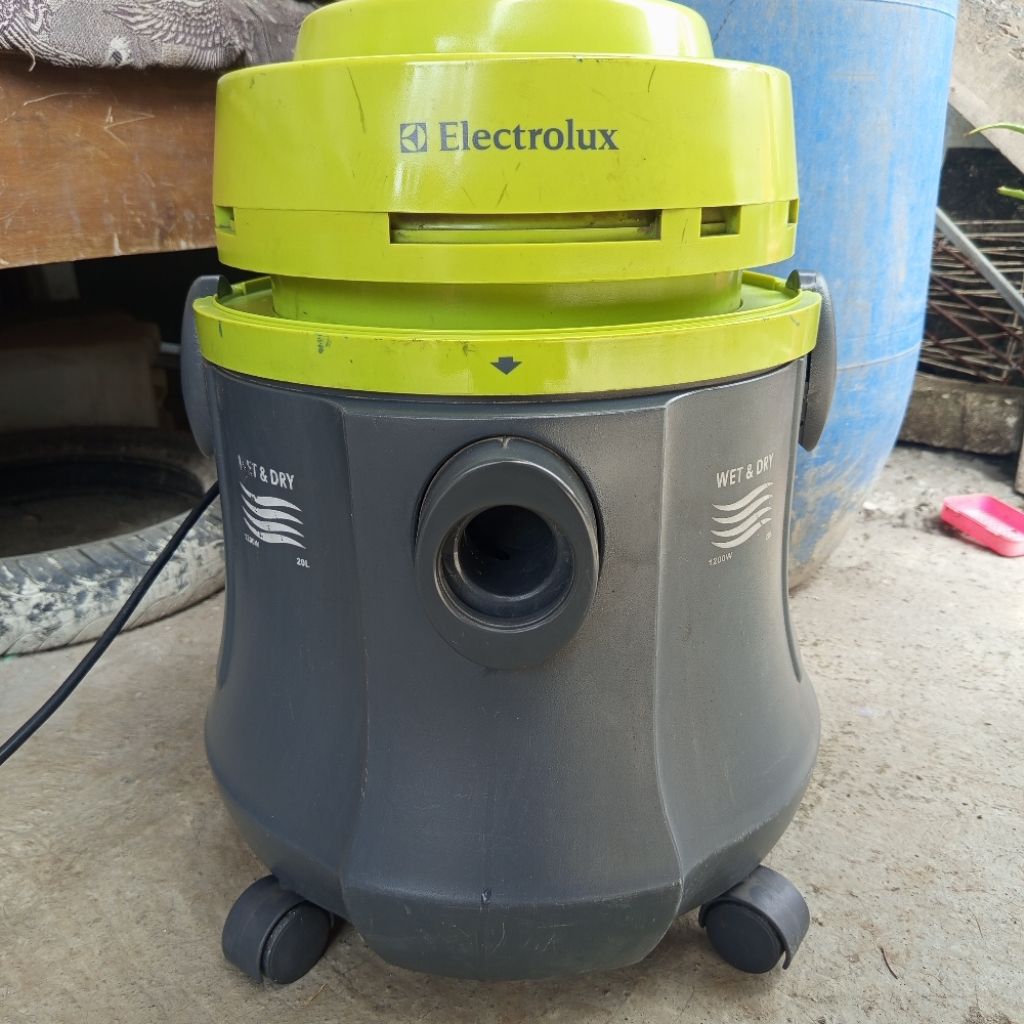 Vacuum Cleaner Electrolux Flexio Z803 Wet & Dry 1200W 20L  mulus